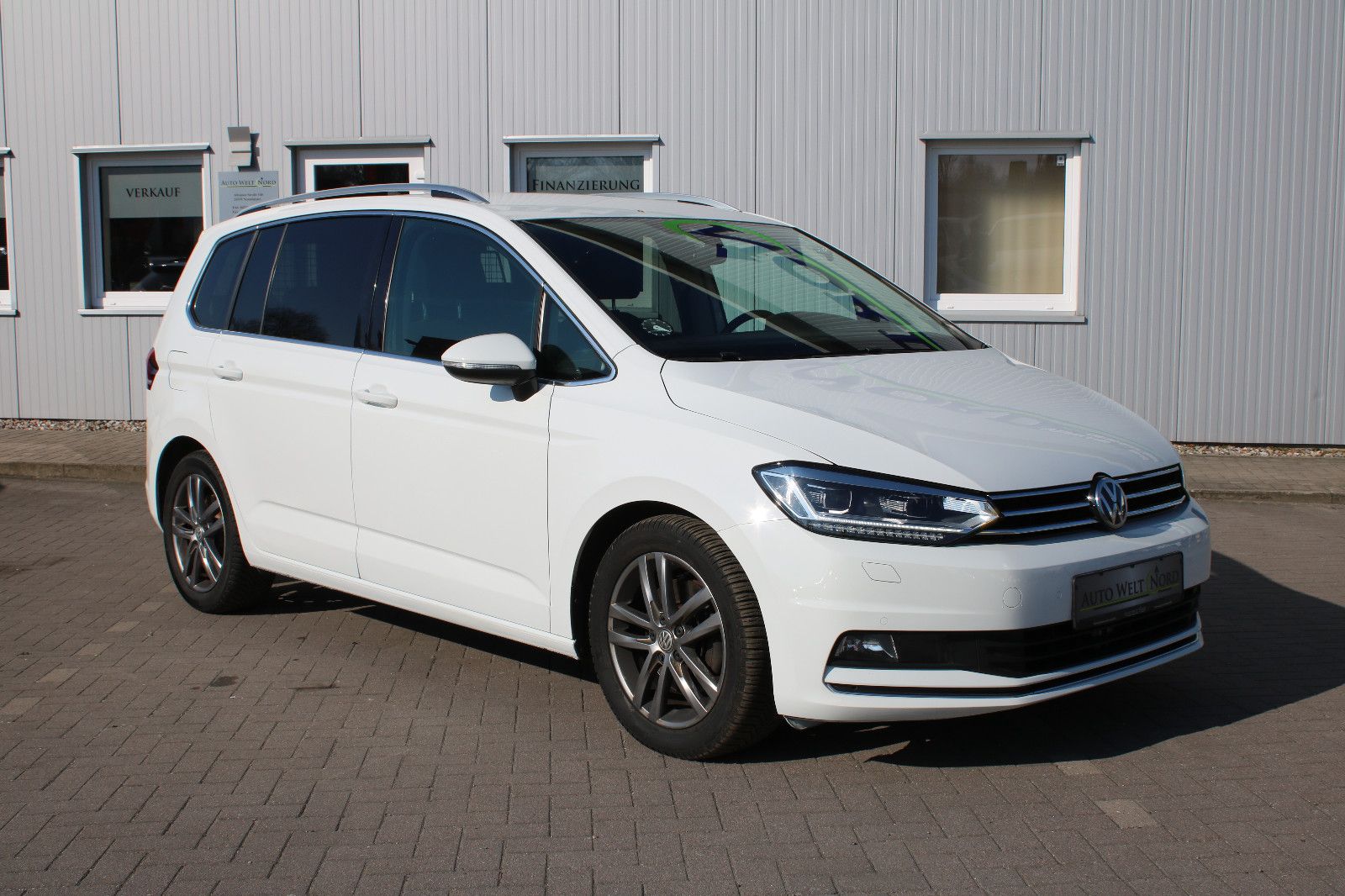 VW Touran 2.0 TDI DSG Highline ACC Tempomat/LED