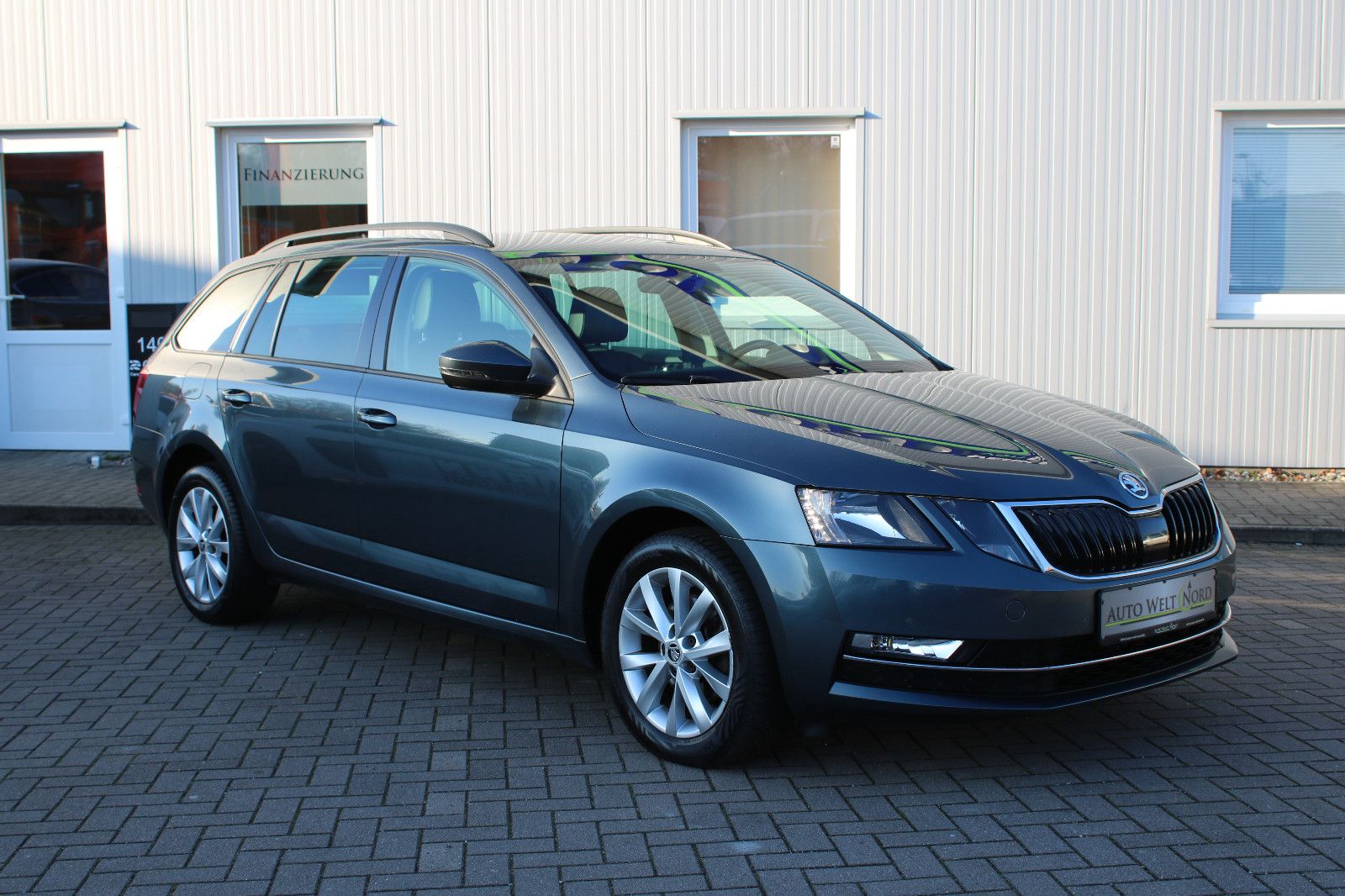 SKODA Octavia 2.0 TDI DSG Style AHK/ACC/SitzHeizung